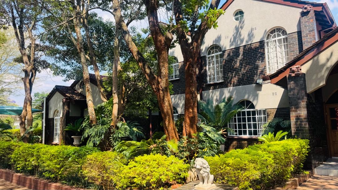 6-BED DOUBLE STOREY on 11000SQM | TITTLE DEEDS in KAMBANJI | LUXURY ESTATE