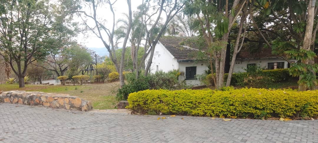 4 Bed, Fixer upper house needs renovations House on the hill beautiful views plus good land size.
