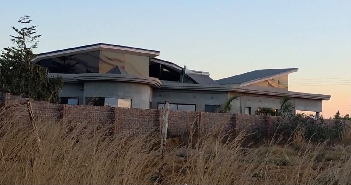 SPACIOUS 4-BED On 2040SQM | Title Deed in Mtausi Park