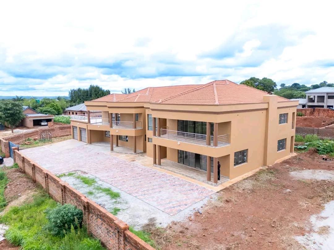 8- BED Spacious double-storey home on 2083 SQM