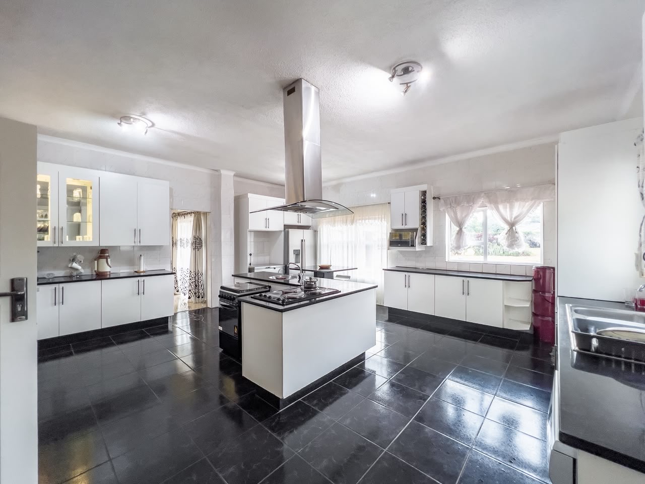 4-BED HOUSE ON 4000SQM |GREENDALE | $550k | TITLE DEED
